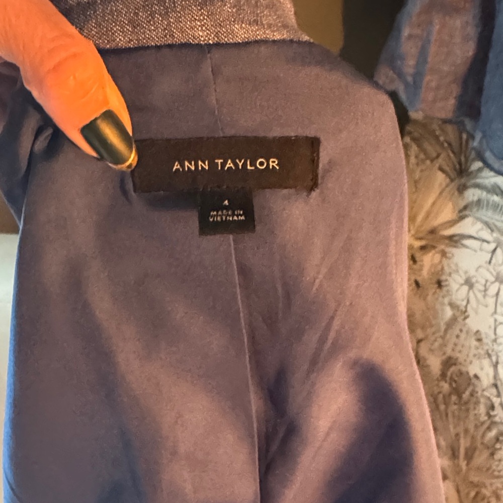 Ann Taylor Linen Shorts and Blazer Set - Picture 3 of 5
